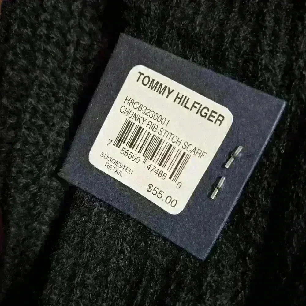 Tommy Hilfiger Black Knit Scarf - Picture 3 of 4
